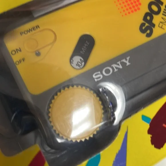 1986 Sony Sportsband SRF-F1 Sports FM Stereo Receiver